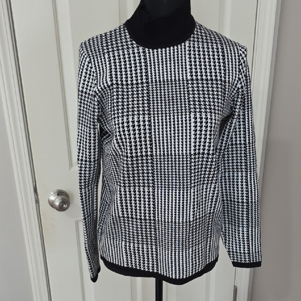 Tahari ASL Black and White Checkered Turtleneck Sweater